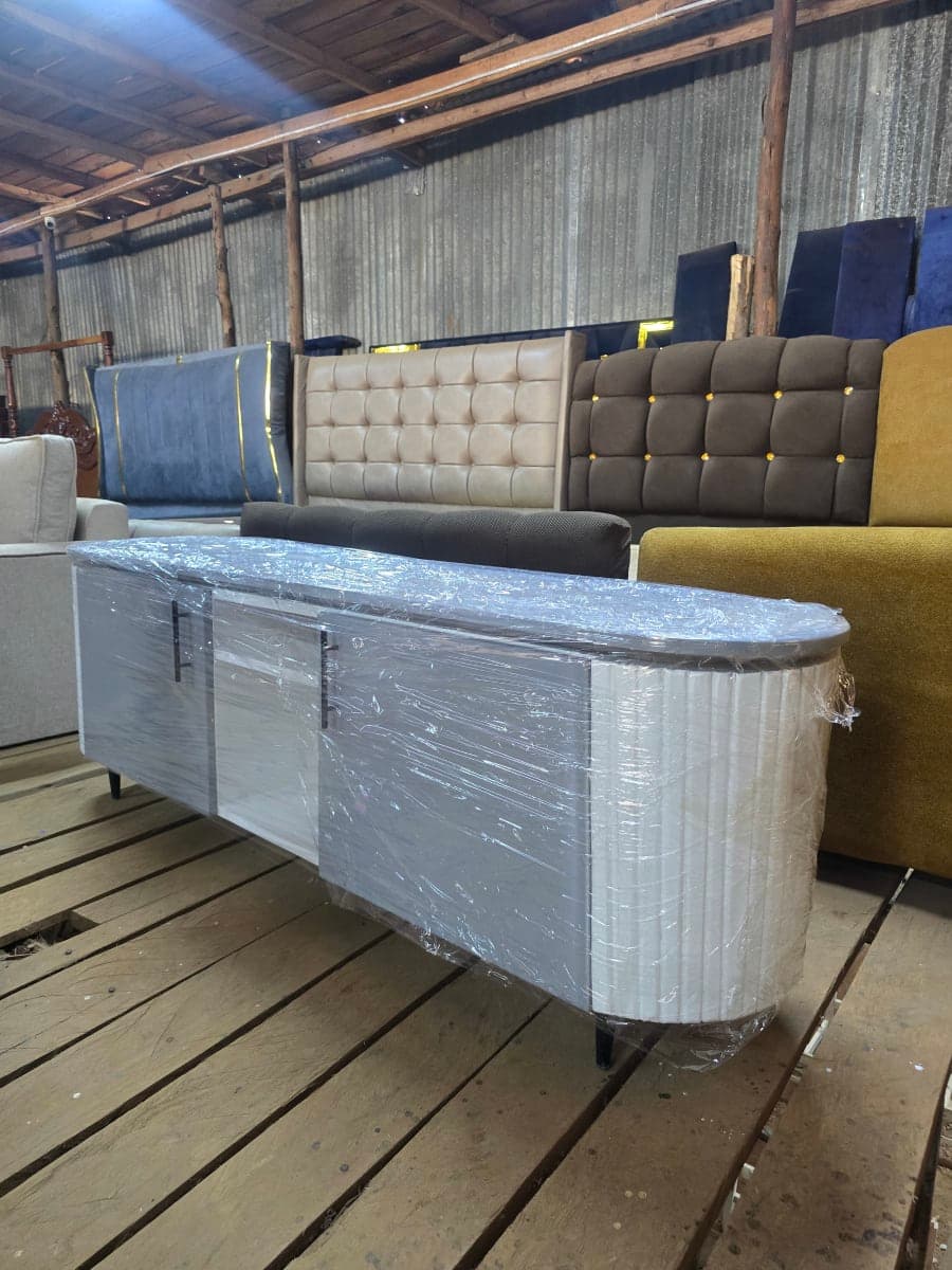 Oval end tv stand