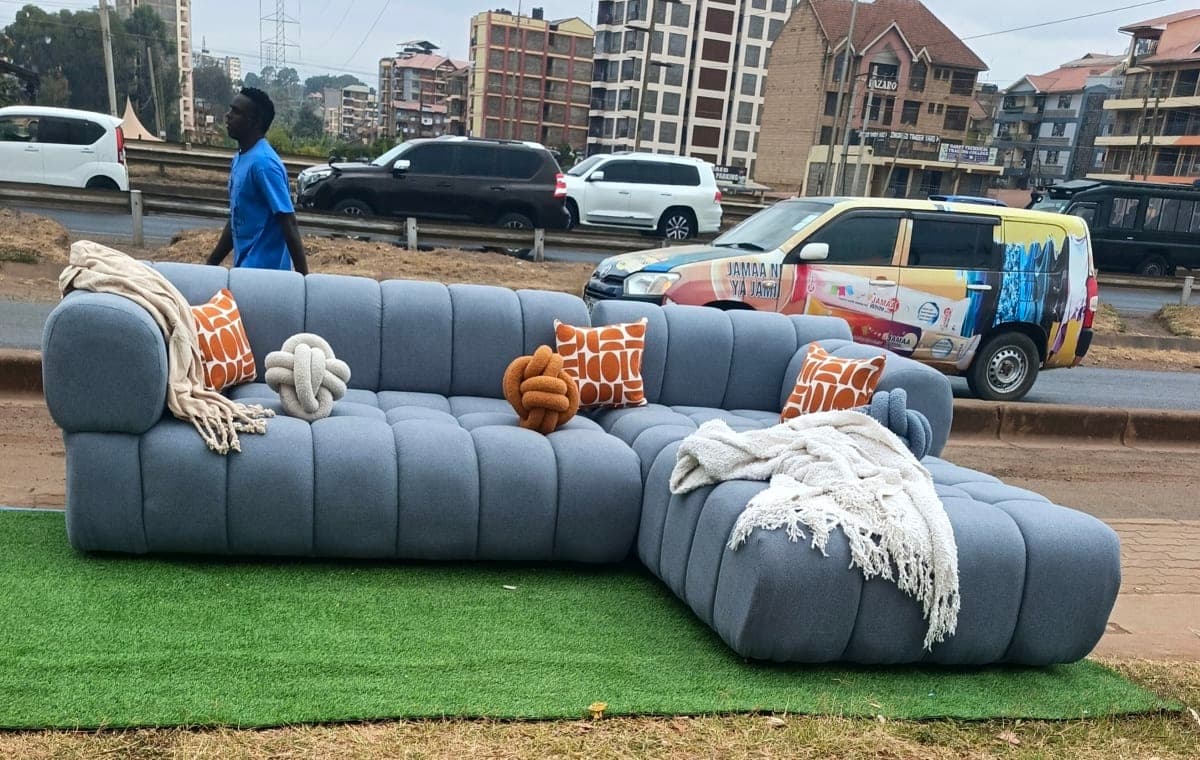 Burble sectional L seats