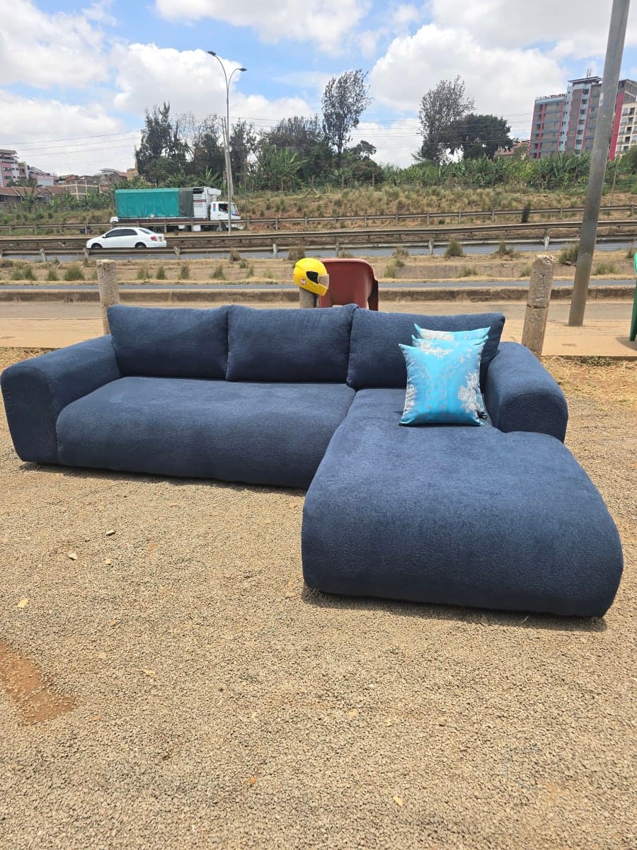 Side-arm L seat